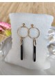 Boucles d'oreilles CARRIE blanche